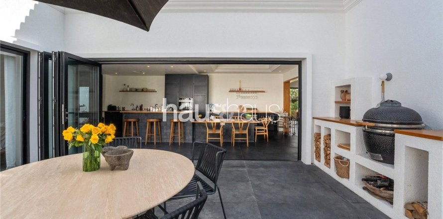 Villa in Dubai Investment Park, Dubai 4 bedrooms, 390 sq.m. № 43256