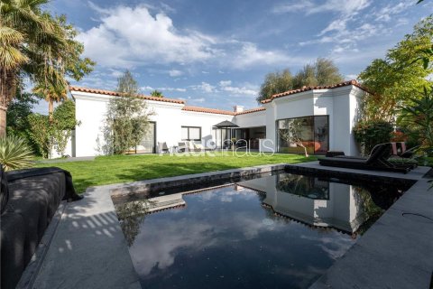 Villa in Dubai Investment Park, Dubai 4 bedrooms, 390 sq.m. № 43256 - photo 4