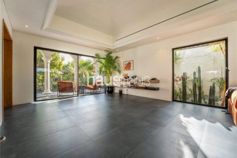 Villa in Dubai Investment Park, Dubai 4 bedrooms, 390 sq.m. № 43256 - photo 8