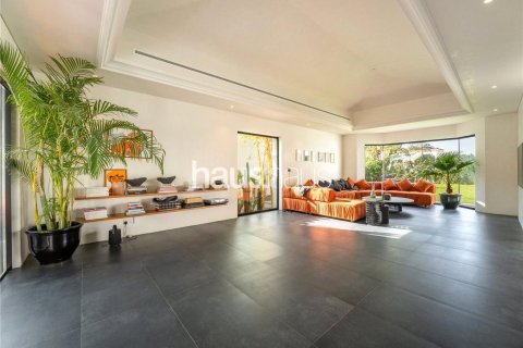 Villa in Dubai Investment Park, Dubai 4 bedrooms, 390 sq.m. № 43256 - photo 11