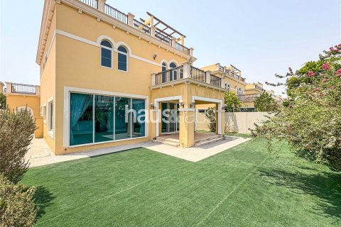 Villa en Jumeirah Park, Dubai, 4 dormitorios, 386 m², № 44480