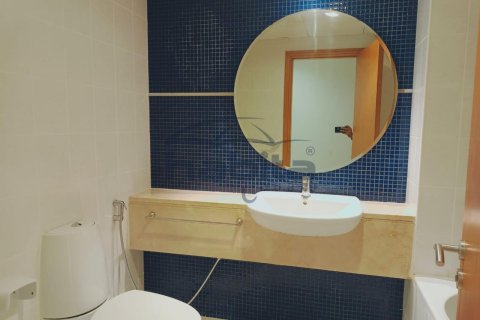 Apartment in Sheikh Zayed Road, Dubai 2 bedrooms, 107.2 sq.m. № 7651 - photo 8
