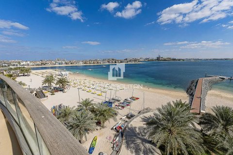 Apartment in Tiara Residences, Palm Jumeirah, Dubai 3 bedrooms, 211 sq.m. № 73071