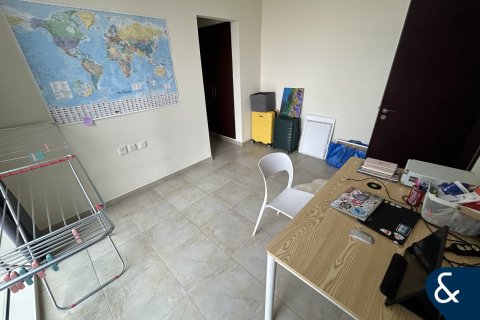 Apartment in Jumeirah Lake Towers, Dubai 2 bedrooms, 121 sq.m. № 75274 - photo 8
