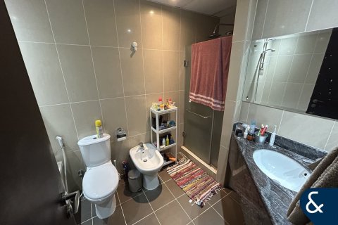 Apartment in Jumeirah Lake Towers, Dubai 2 bedrooms, 121 sq.m. № 75274 - photo 14