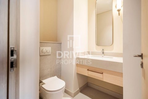 Снять в аренду квартиру в Vida Residences Dubai Mall, Даунтаун Дубай (Даунтаун Бурдж Дубай), Дубай: 2 спальни, 112.69м², № 128384 - фото 8