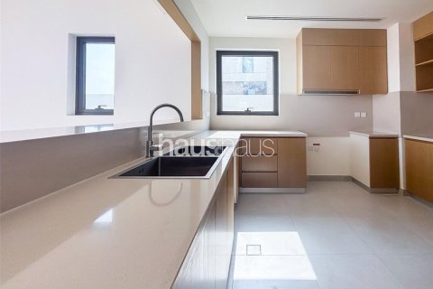 Villa in Al Furjan, Dubai 4 bedrooms, 377 sq.m. № 43802 - photo 6