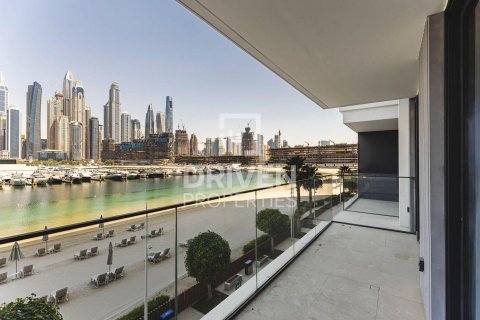Снять в аренду квартиру в EMAAR Beachfront, Dubai Harbour, Дубай: 2 спальни, 117.89м², № 128231 - фото 11