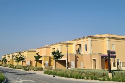 Villa in Dubai 3 bedrooms, 205 sq.m. № 54715 - photo 2