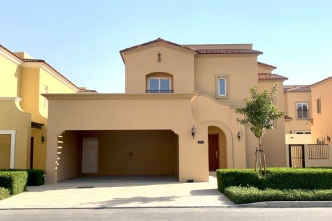 Villa in Dubai 3 bedrooms, 205 sq.m. № 54715 - photo 3