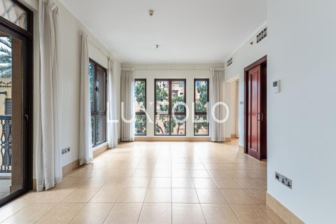 Apartment in Old Town, Dubai 3 bedrooms, 183 sq.m. № 45578 - photo 14