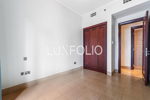 Apartment in Old Town, Dubai 3 bedrooms, 183 sq.m. № 45578 - photo 18