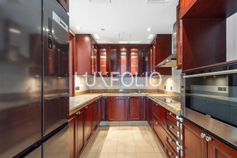 Apartment in Old Town, Dubai 3 bedrooms, 183 sq.m. № 45578 - photo 16