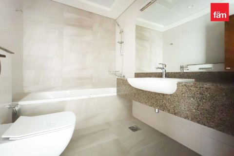 Apartment in Al Satwa, Dubai 2 bedrooms, 121.9 sq.m. № 113006 - photo 9