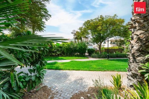 Villa en Dubai, 5 dormitorios, 793.3 m², № 134781 - foto 30