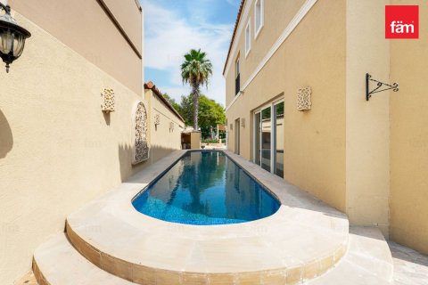 Villa en Dubai, 5 dormitorios, 793.3 m², № 134781 - foto 12