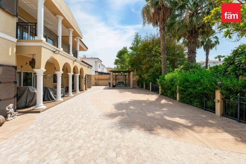 Villa en Dubai, 5 dormitorios, 793.3 m², № 134781 - foto 11