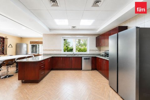 Villa en Dubai, 5 dormitorios, 793.3 m², № 134781 - foto 8
