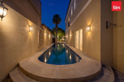 Villa en Dubai, 5 dormitorios, 793.3 m², № 134781 - foto 13
