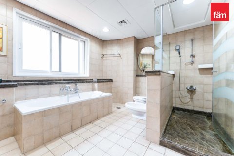 Villa en Dubai, 5 dormitorios, 793.3 m², № 134781 - foto 20