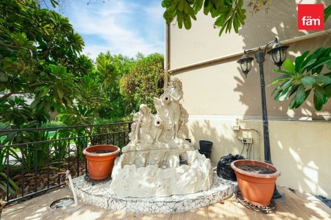 Villa en Dubai, 5 dormitorios, 793.3 m², № 134781 - foto 15