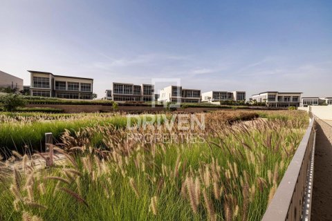 Снять в аренду виллу в Golf Place, Дубай Хилс Эстейт, Дубай: 5 спален, 705.04м², № 128892 - фото 27