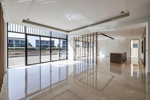 Снять в аренду виллу в Golf Place, Дубай Хилс Эстейт, Дубай: 5 спален, 705.04м², № 128892 - фото 15