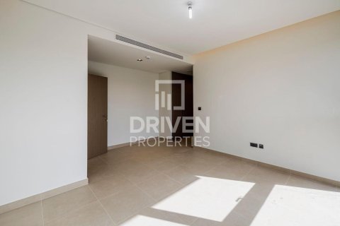 Снять в аренду виллу в Golf Place, Дубай Хилс Эстейт, Дубай: 5 спален, 705.04м², № 128892 - фото 12