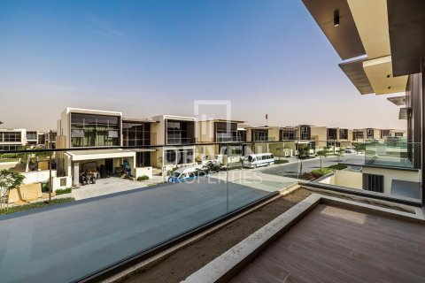 Снять в аренду виллу в Golf Place, Дубай Хилс Эстейт, Дубай: 5 спален, 705.04м², № 128892 - фото 28