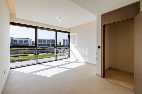 Снять в аренду виллу в Golf Place, Дубай Хилс Эстейт, Дубай: 5 спален, 705.04м², № 128892 - фото 6