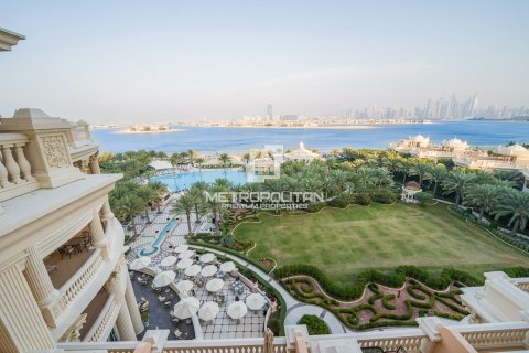 Apartment in Palm Jumeirah, Dubai 2 bedrooms, 195 sq.m. № 15014