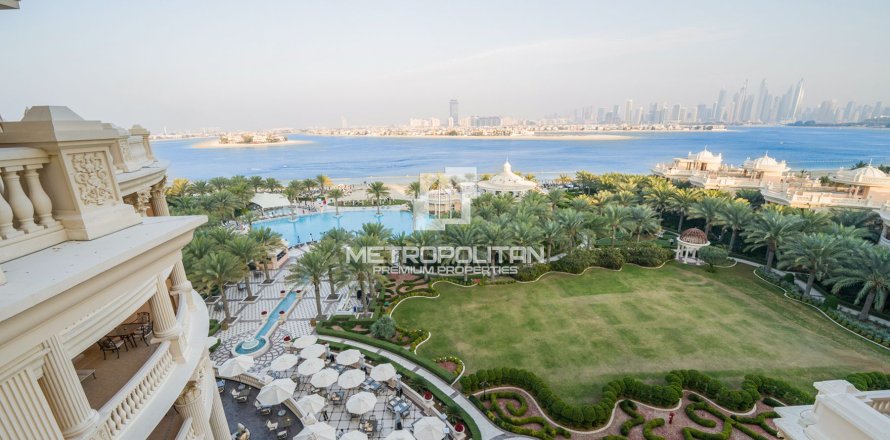 Apartment in Palm Jumeirah, Dubai 2 bedrooms, 195 sq.m. № 15014