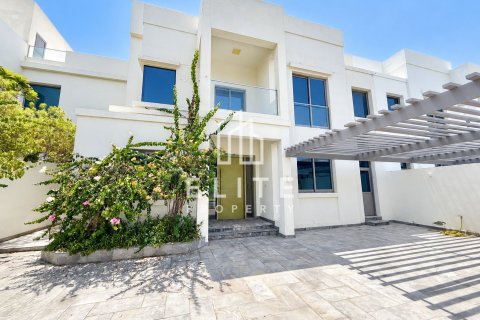 Maison de ville à Umm Suqeim 3, Umm Suqeim, Dubai, 3 chambres, 288 m², № 142419