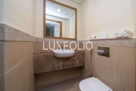 Снять в аренду квартиру в Burj Vista, Даунтаун Дубай (Даунтаун Бурдж Дубай), Дубай: 3 спальни, 169м², № 46155 - фото 9