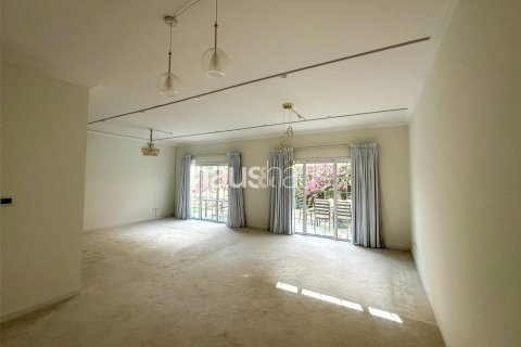 Villa in Al Barsha 1, Al Barsha, Dubai 4 bedrooms, 324 sq.m. № 45069 - photo 4