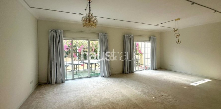 Villa in Al Barsha 1, Al Barsha, Dubai 4 bedrooms, 324 sq.m. № 45069