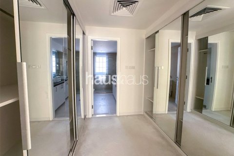 Villa in Al Barsha 1, Al Barsha, Dubai 4 bedrooms, 324 sq.m. № 45069 - photo 28