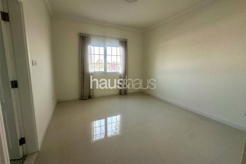 Villa in Al Barsha 1, Al Barsha, Dubai 4 bedrooms, 324 sq.m. № 45069 - photo 22