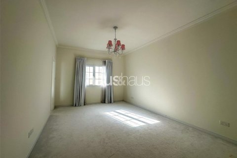Villa in Al Barsha 1, Al Barsha, Dubai 4 bedrooms, 324 sq.m. № 45069 - photo 20