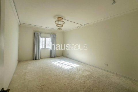 Villa in Al Barsha 1, Al Barsha, Dubai 4 bedrooms, 324 sq.m. № 45069 - photo 26