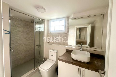 Villa in Al Barsha 1, Al Barsha, Dubai 4 bedrooms, 324 sq.m. № 45069 - photo 14