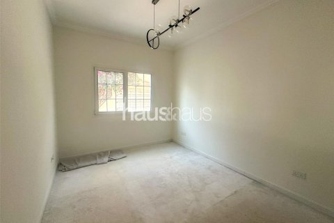 Villa in Al Barsha 1, Al Barsha, Dubai 4 bedrooms, 324 sq.m. № 45069 - photo 8