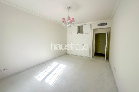 Villa in Al Barsha 1, Al Barsha, Dubai 4 bedrooms, 324 sq.m. № 45069 - photo 19