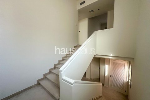 Villa in Al Barsha 1, Al Barsha, Dubai 4 bedrooms, 324 sq.m. № 45069 - photo 15