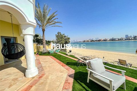 Villa in Garden Homes, Palm Jumeirah, Dubai 4 bedrooms, 465 sq.m. № 45056 - photo 2