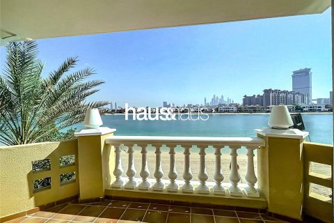 Villa in Garden Homes, Palm Jumeirah, Dubai 4 bedrooms, 465 sq.m. № 45056 - photo 3