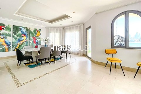 Villa in Garden Homes, Palm Jumeirah, Dubai 4 bedrooms, 465 sq.m. № 45056 - photo 5