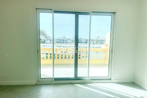 Villa in Marina Residences, Palm Jumeirah, Dubai 2 bedrooms, 380 sq.m. № 44463 - photo 13