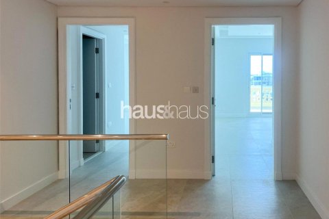Villa in Marina Residences, Palm Jumeirah, Dubai 2 bedrooms, 380 sq.m. № 44463 - photo 16