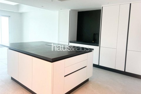 Villa in Marina Residences, Palm Jumeirah, Dubai 2 bedrooms, 380 sq.m. № 44463 - photo 6